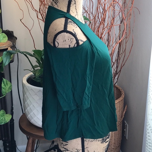 Cold Shoulder Top - Picture 2 of 3